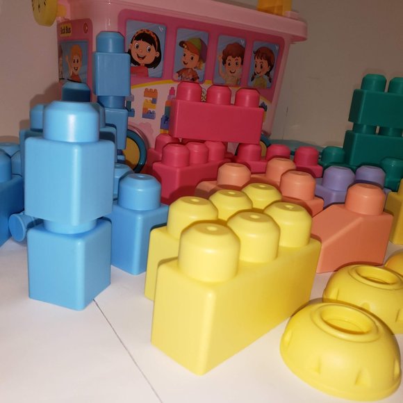 New 35pc Blocks Pull Wagon - Picture 7 of 15